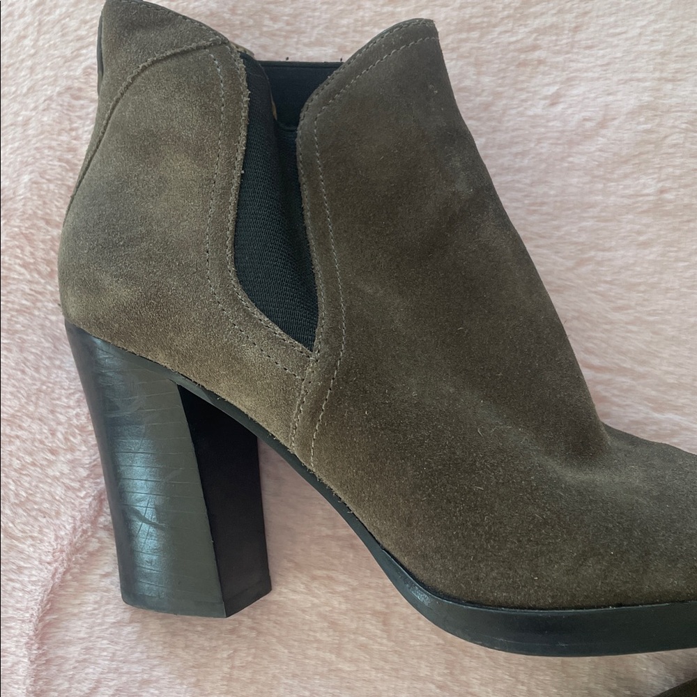 Marc Fisher heeled booties** Bundle 5+ items and name your offer!!! 💖💞 - Picture 2 of 4